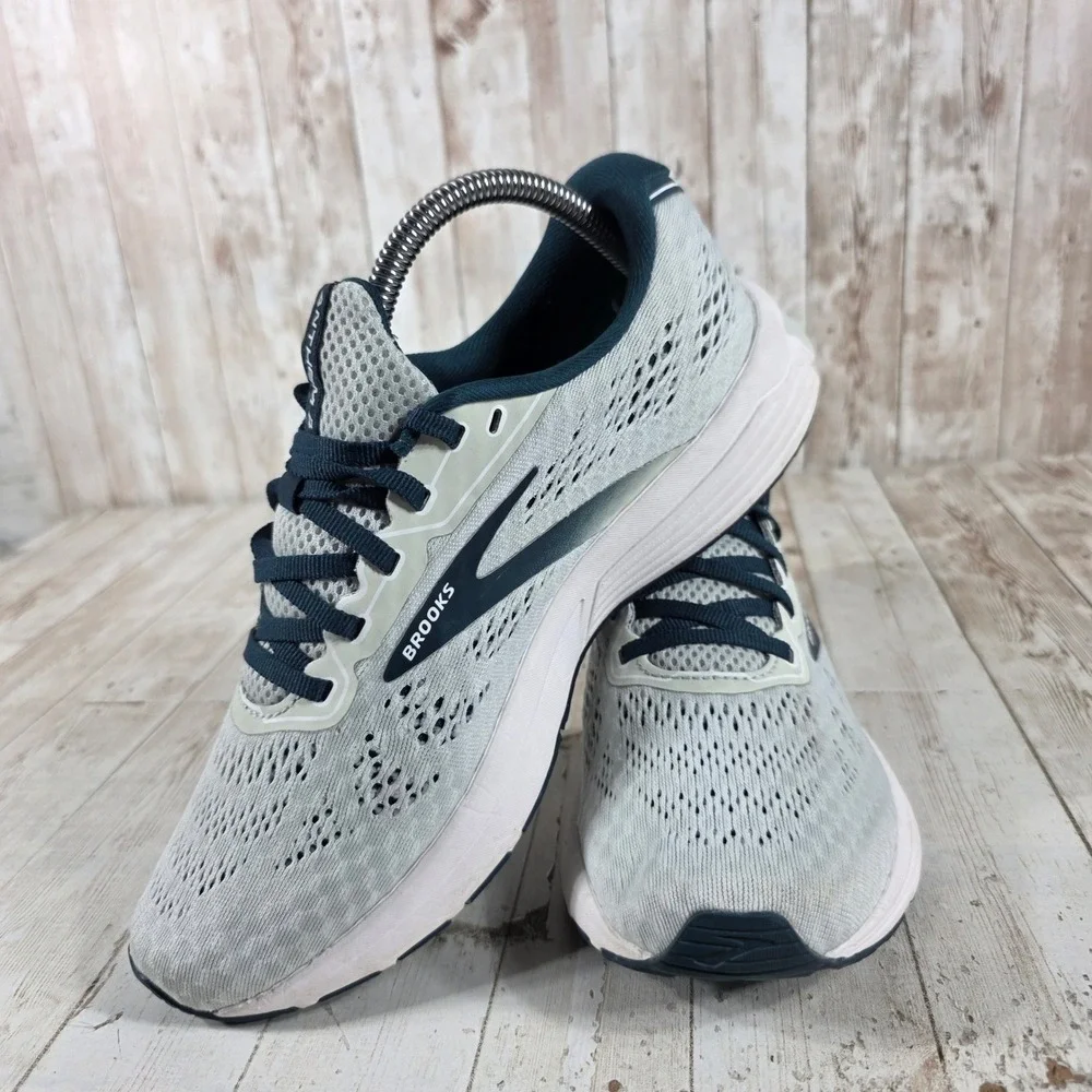 Brooks anthem running